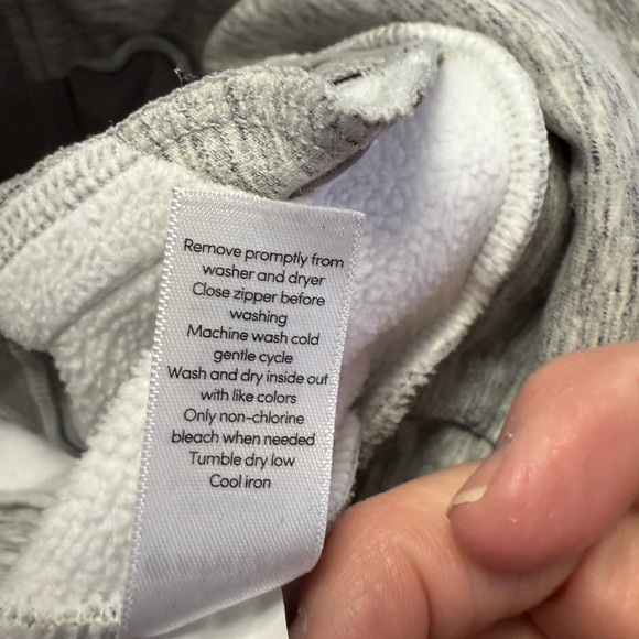 ATHLETA ZIP Up Hooded Jacket. Size Medium. Good Preloved. - Picture 8 of 10